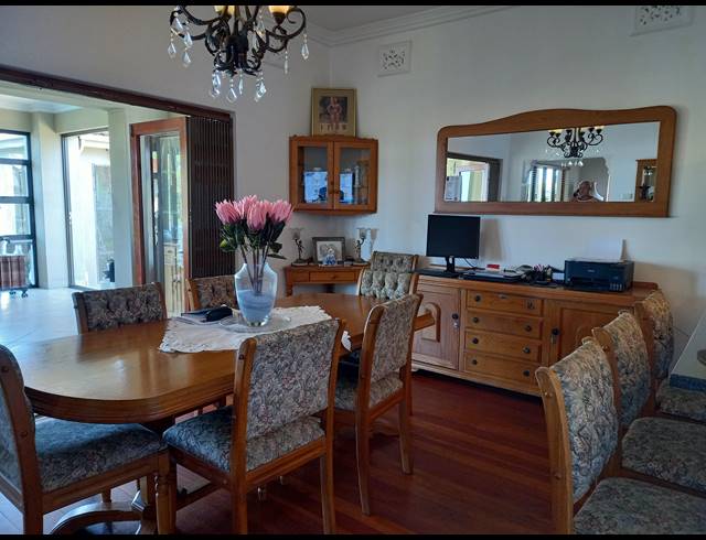 9 BEDROOM HOUSE FOR SALE IN UMTENTWENI